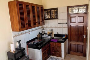 Private kitchen - Mora studio in Nyali Oshwal Academy 4B (Mombasa)