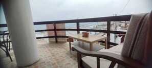 Outdoor dining - Apartment in Pulpos Beach! Panoramic view! (Punta Hermosa)