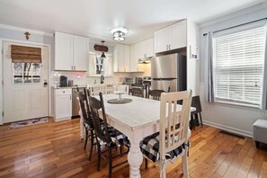 Dining - NEWLY RENOVATED COZY 2BR 1BA COTTAGE -NEW HOT TUB (Sautee Nacoochee)