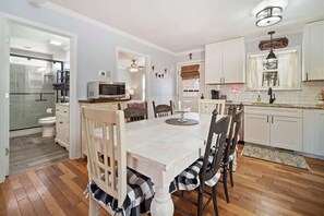Dining - NEWLY RENOVATED COZY 2BR 1BA COTTAGE -NEW HOT TUB (Sautee Nacoochee)