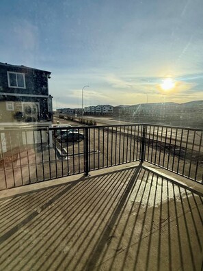 House, 3 Bedrooms, Balcony, Mountain View | Balcony - Modern Living - Corner Unit Townhome 3 Bedrooms (Calgary)