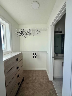 House, 3 Bedrooms, Balcony, Mountain View | Interior - Modern Living - Corner Unit Townhome 3 Bedrooms (Calgary)
