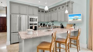 Fridge, microwave, oven, stovetop - **THE SOPHISTICATED SANDPIPER @ OLD TOWN** Home & Pool Near Duval + LAST KEY SER (Key West)
