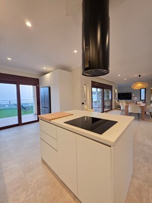 Private kitchen - Luxury villa with sea and la Gomera views (Costa Adeje)