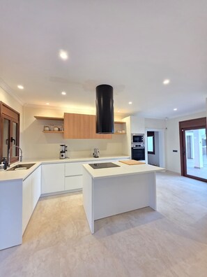 Private kitchen - Luxury villa with sea and la Gomera views (Costa Adeje)