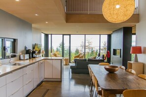 Interior - MONROCHER-37 (Petite-Rivière-Saint-François)