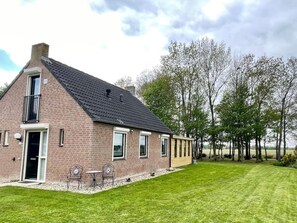 Exterior - Beautiful Cottage for 6 in Ewijk Park (Ewijk)