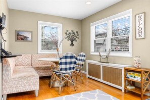 Interior - Summer Rental in charming Ventnor City! (Ventnor City)