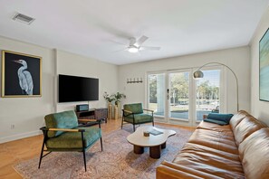 Smart TV, stereo, offices