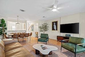 Smart TV, stereo, offices