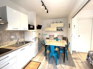 Fridge, oven - Studio apartment – 3 beds – Principessa area-Rif.Paradise (San Vincenzo)