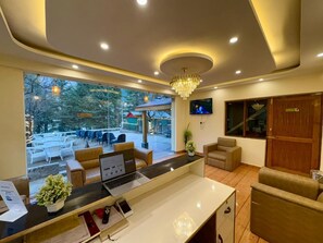 Reception - Hotel Mount View By Oscar Hotels  (Manali)