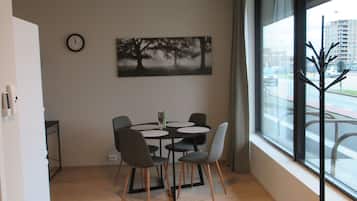 Comfort Apartment, 1 Bedroom | Dining