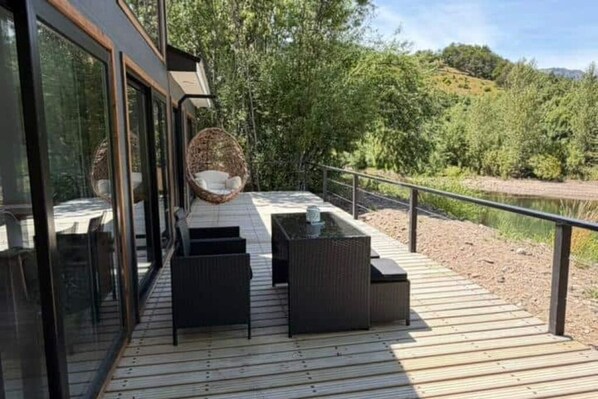 Outdoor dining - Casa Truco: Cozy refuge in the forest near Coyhaique, Chilean Patagonia (Coyhaique)