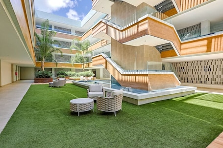Pool. Luxurious 3BR Penthouse in Punta Cana Village, 5 Mins to Airport.