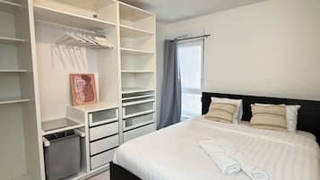 Iron/ironing board, WiFi, bed sheets