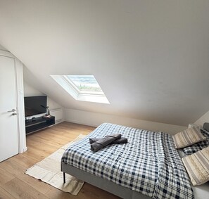 Iron/ironing board, travel crib, WiFi, bed sheets - Soh Rent Strasbourg Studio 1Tv - Wifi proche gare (Strasbourg)