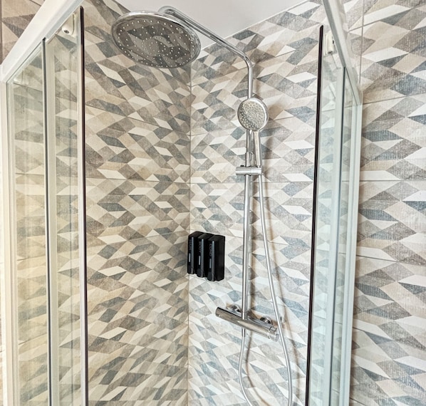 Hair dryer, towels