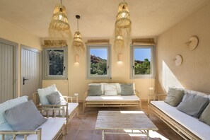 Interior - Villa with Garden and Pool 1000 Meters from the Beach (Begur)