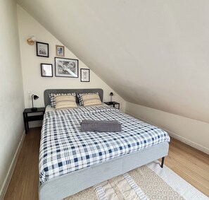 1 chambre, fer et planche à repasser, lit parapluie, Wi-Fi