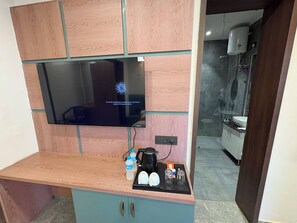 Chambre supérieure double | Bureau, espace de travail pour ordinateurs portables