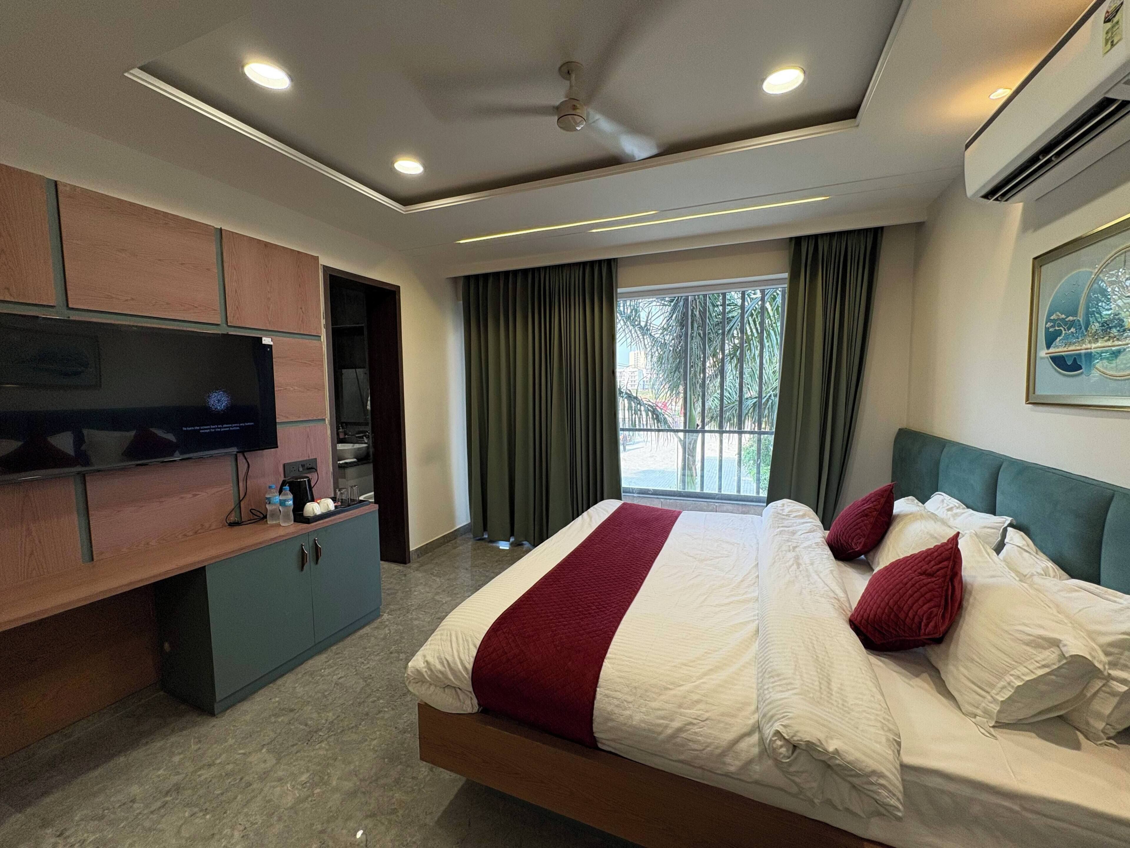 Superior Double Room | Desk, laptop workspace, free WiFi, bed sheets