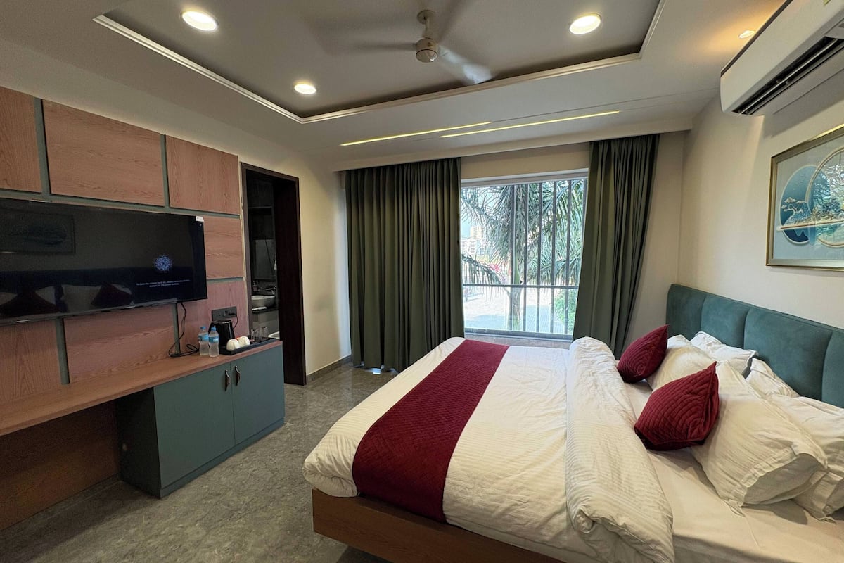 Superior Double Room | Desk, laptop workspace, WiFi (free), bed sheets
