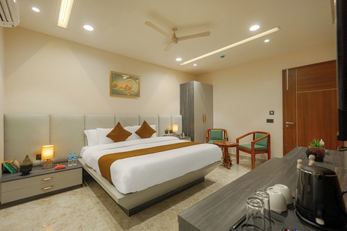 Hotel Bella Vento Luxury Stay Near CGC Landran Mohali Chandigarh