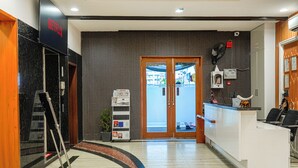 Quầy tiếp tân