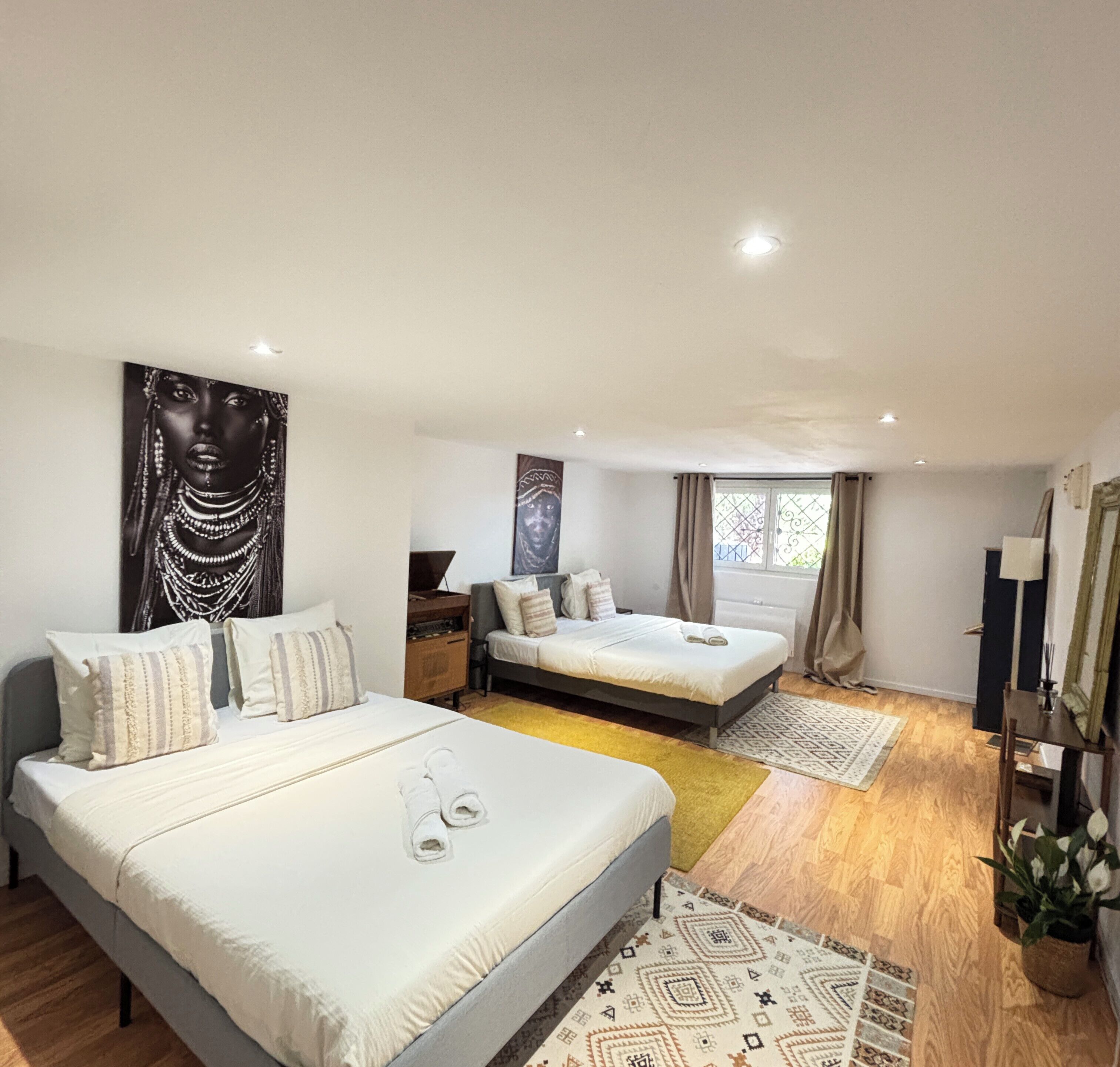 5 chambres, lit parapluie, Wi-Fi, draps fournis