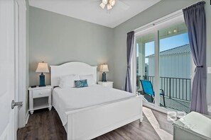 Room - Still Tide Cottage 2-bedroom 3 bathroom with wall bunks in Gulf Shores (Gulf Shores)