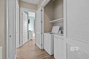 Bathroom - Still Tide Cottage 2-bedroom 3 bathroom with wall bunks in Gulf Shores (Gulf Shores)