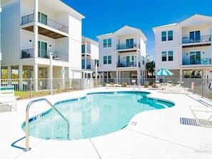 Pool - Still Tide Cottage 2-bedroom 3 bathroom with wall bunks in Gulf Shores (Gulf Shores)