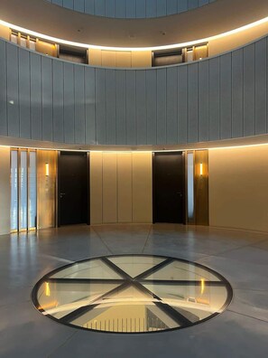 Interior - Designer Stay at King’s Cross Gasholders w/Balcony (Greater London)