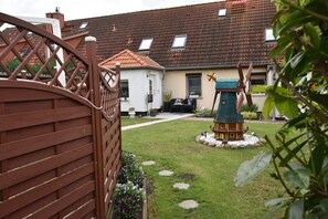 Bungalow | Garden - Charmante Ferienwohnung mit Grill in Rakow (Am Salzhaff)