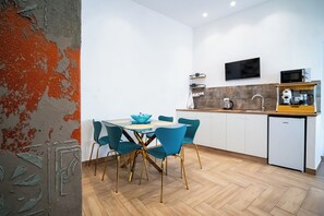Dining - In the heart of Palermo's historic center between culture and folkore, Gaeria home is born. (Palermo)