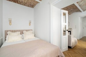 1 bedroom, iron/ironing board, travel cot, WiFi - Modern Apartment in the Center | Close to the Old Town Square (Poznań)
