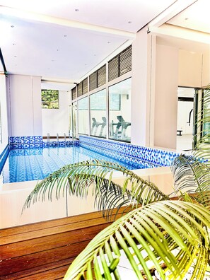 Indoor pool - Luxury 2BR, sunrise view, pool, gym+24/7 security (Nairobi)