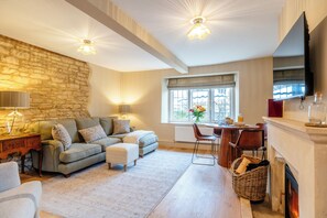 Living area - Beechwood Cottage Banham Cottages (Bourton-on-the-Water)