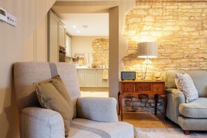 Living area - Beechwood Cottage Banham Cottages (Bourton-on-the-Water)