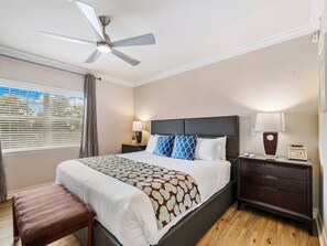 3 Schlafzimmer, Schreibtisch, Bügeleisen/Bügelbrett, WLAN
