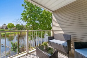 Property grounds - Pond View Getaway at Fall Creek (Branson)