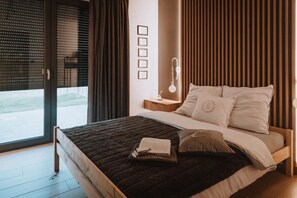 2 bedrooms, WiFi (free), bed sheets