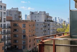 Property grounds - Spacious Apartment with Balcony | Parking | Close to Attractions (Warszawa)