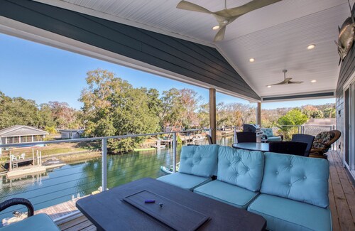 MANATEE CROSSING 3Bd/3Ba w/ Studio, Private Dock & Kayaks, Weeki Wachee, FL