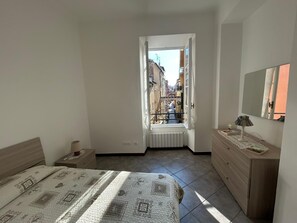 Room - Apartment 'La Casa Del Marchese' with Private Terrace (Pietra Ligure)