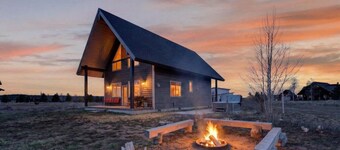 Timberline Lodge | Sleeps 22, Hot Tub, Games, Fire Pit, Yellowstone!