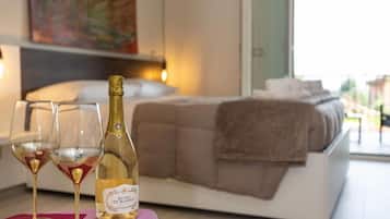 Economy Double Room, Garden View | In-room safe, laptop workspace, free WiFi, bed sheets