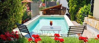 Sunny holiday home with Pool/BBQ area/AC/Parking Casa Montana Country Apartment