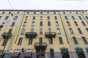 Exterior - Monte Ceneri, 71 - Modern, convenient and well-connected (Milan)
